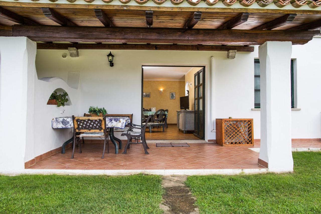 Villa Iris With Pool Baja Sardinia Buitenkant foto