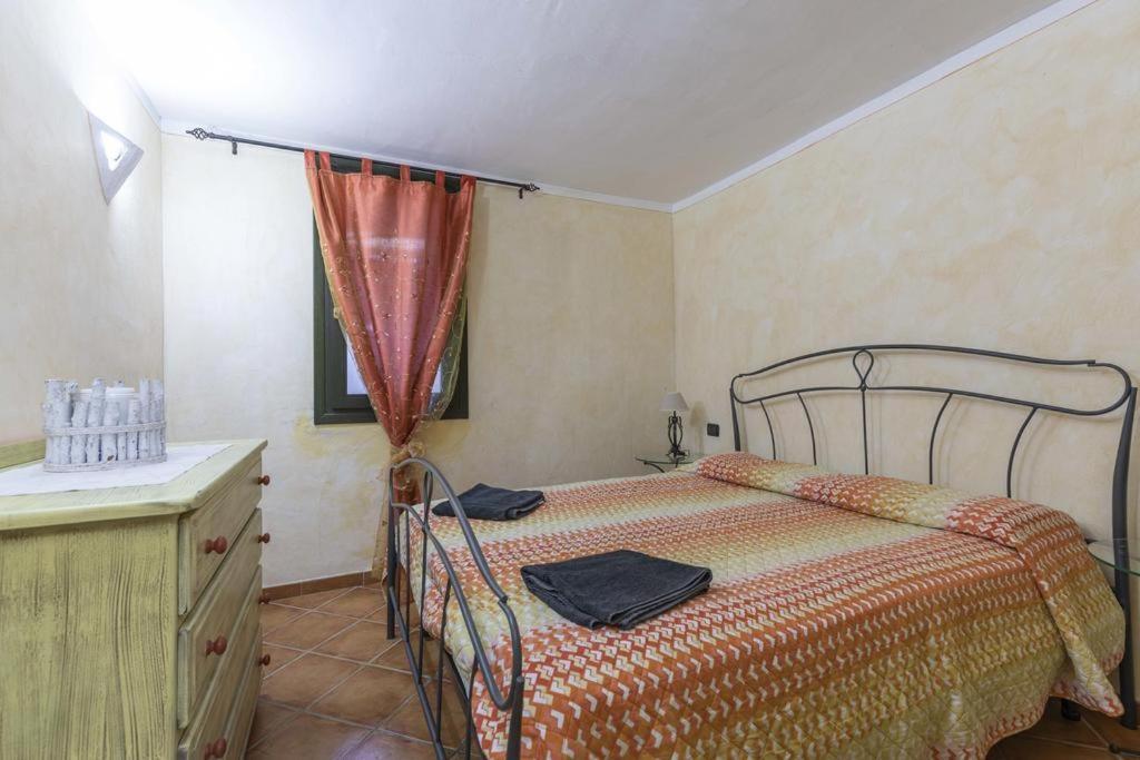 Villa Iris With Pool Baja Sardinia Kamer foto