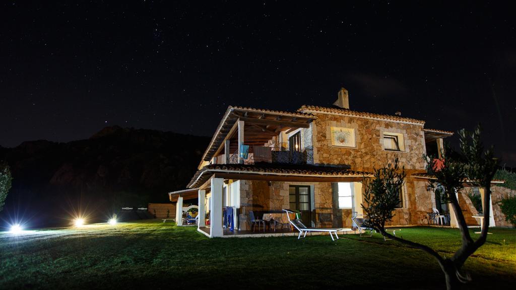 Villa Iris With Pool Baja Sardinia Buitenkant foto