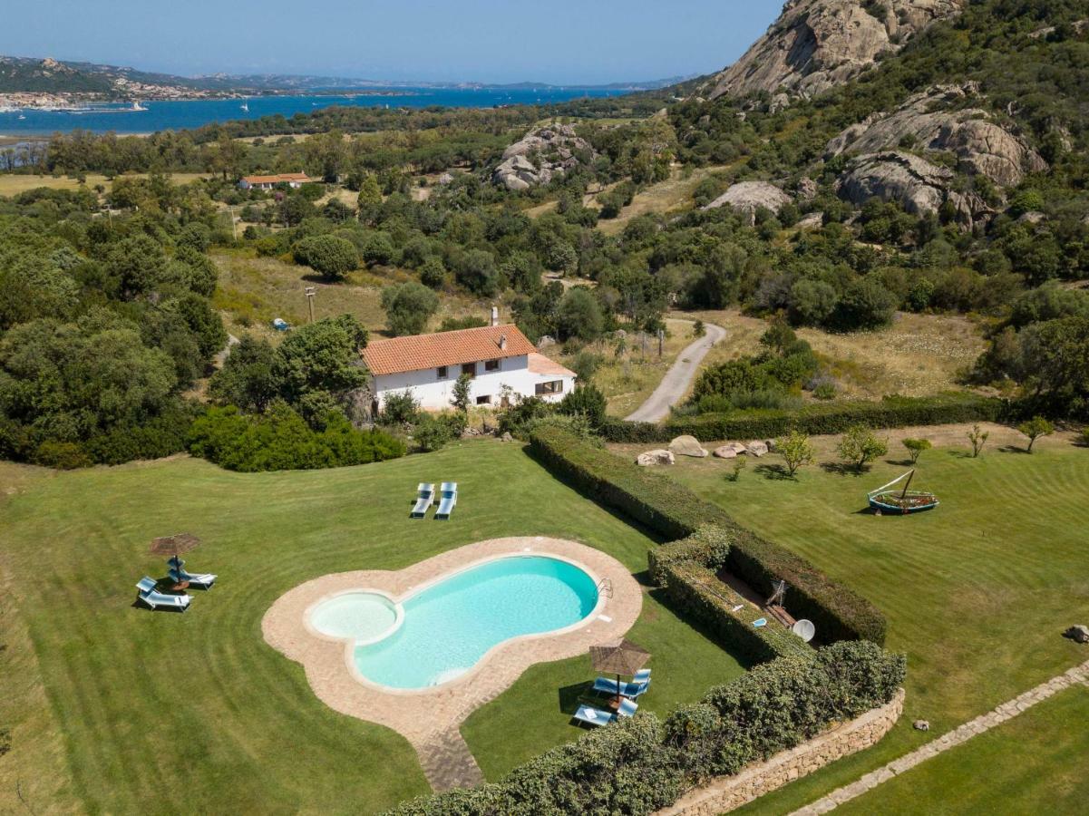 Villa Iris With Pool Baja Sardinia Buitenkant foto