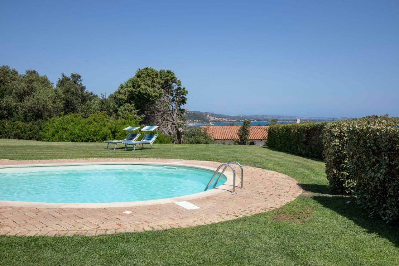Villa Iris With Pool Baja Sardinia Buitenkant foto