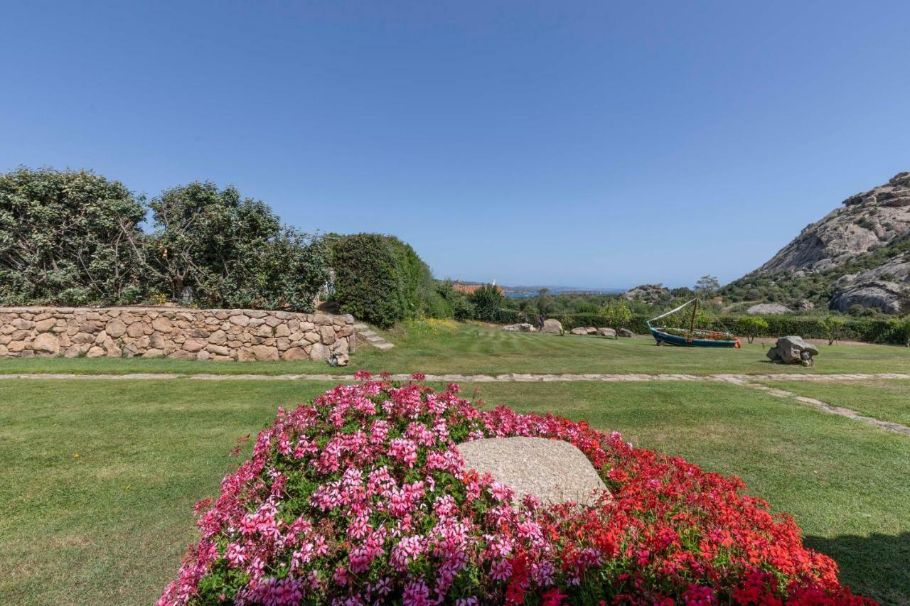 Villa Iris With Pool Baja Sardinia Buitenkant foto