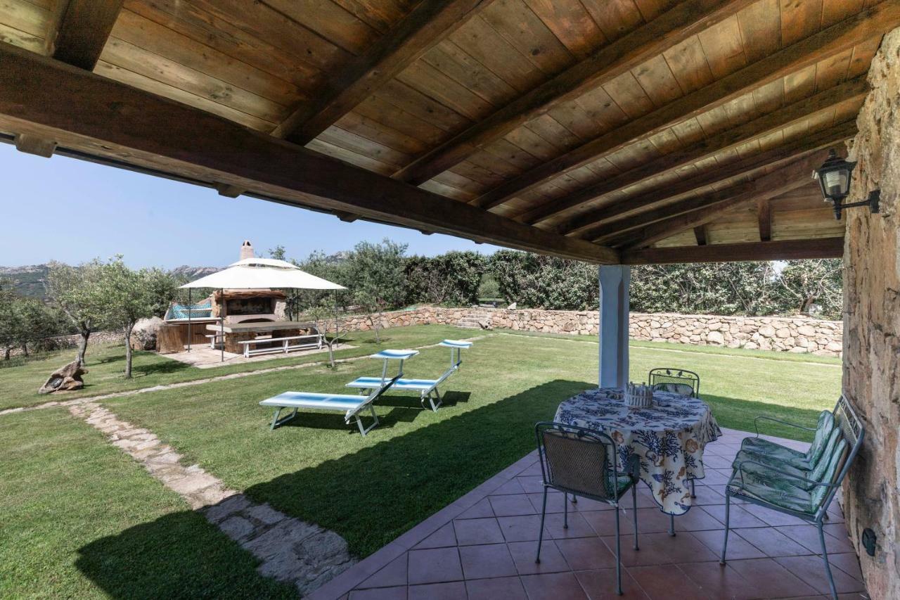 Villa Iris With Pool Baja Sardinia Buitenkant foto