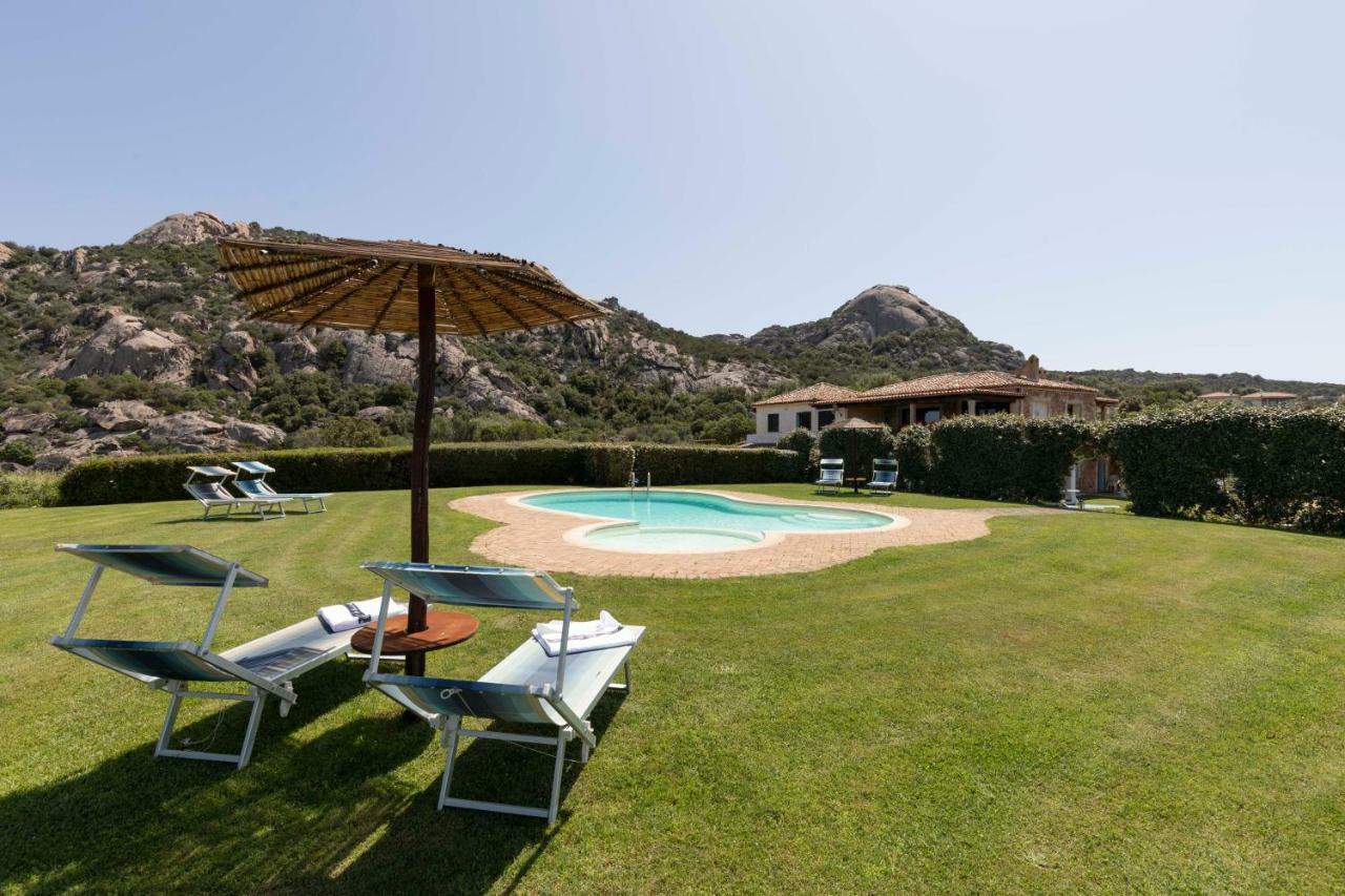 Villa Iris With Pool Baja Sardinia Buitenkant foto