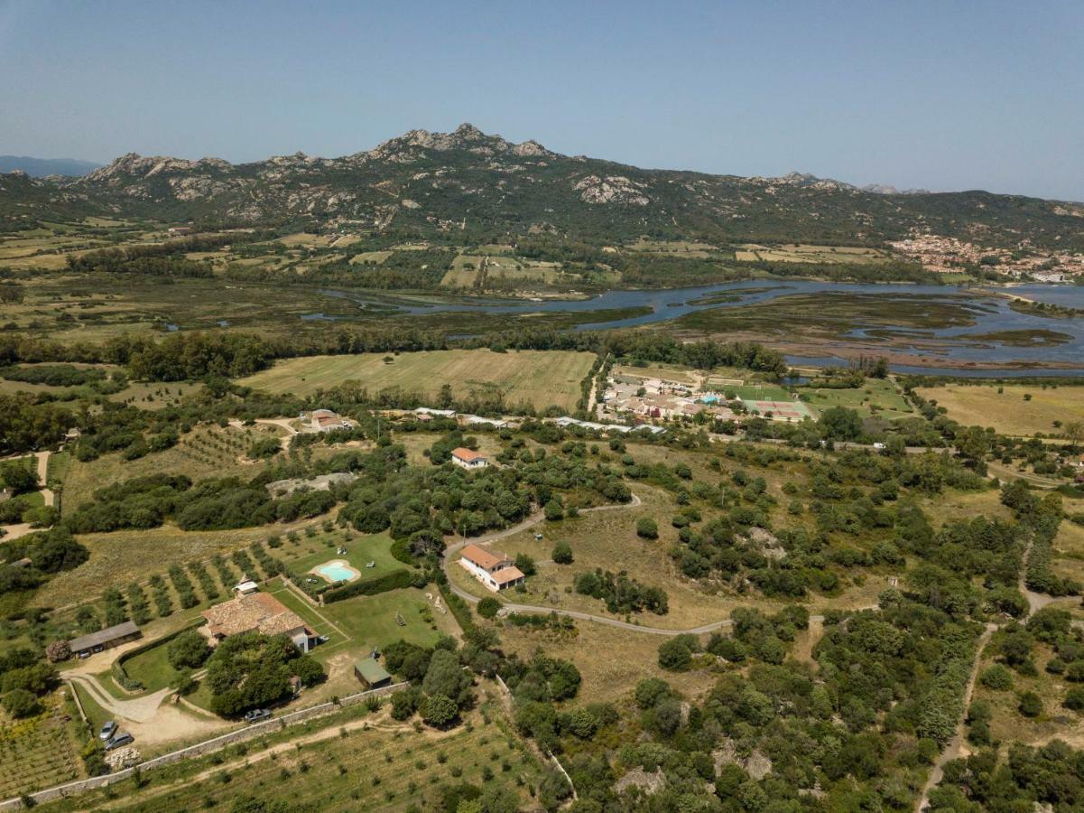 Villa Iris With Pool Baja Sardinia Buitenkant foto