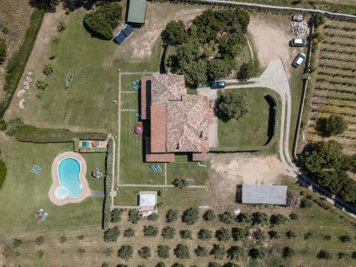 Villa Iris With Pool Baja Sardinia Buitenkant foto